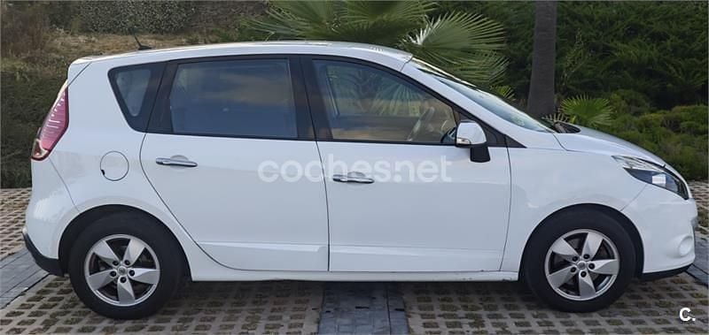 Blanco Usado 2010 Renault Scénic III Dynamique Monovolumen | 5000 € (Buen precio) - Imagen 1/4