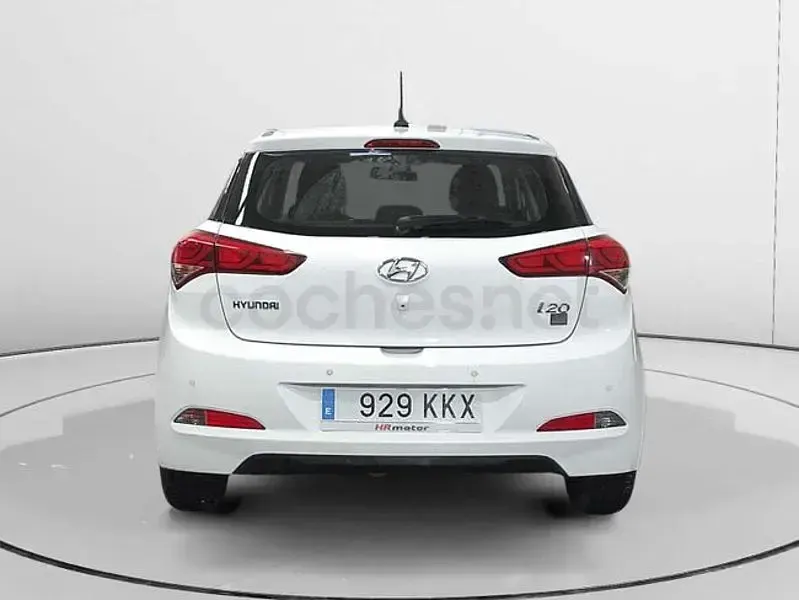 Usado Hyundai i20 90 CV (66 kW) 2018 Blanco Berlina