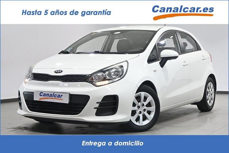 Blanco Usado 2015 Kia Rio | 8990 € (Precio justo) - Imagen 1/4
