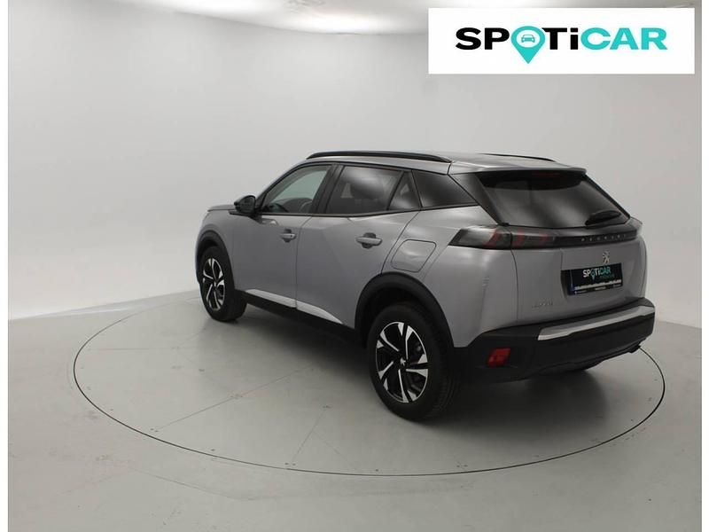 Usado Peugeot 2008 Allure 100 CV (73 kW) 2022 Gris SUV