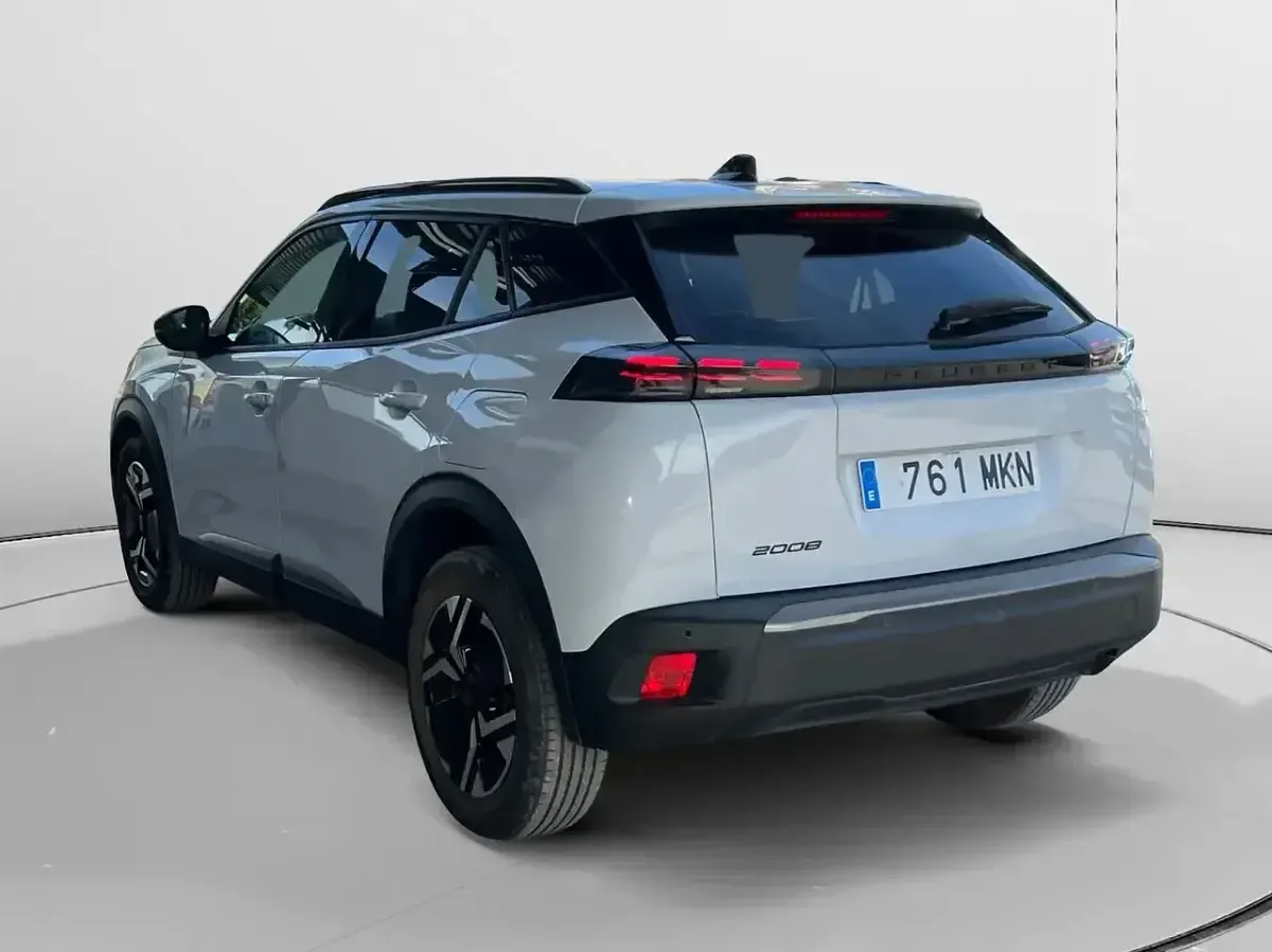 Usado Peugeot 2008 Allure 101 CV (74 kW) 2023 Blanco SUV