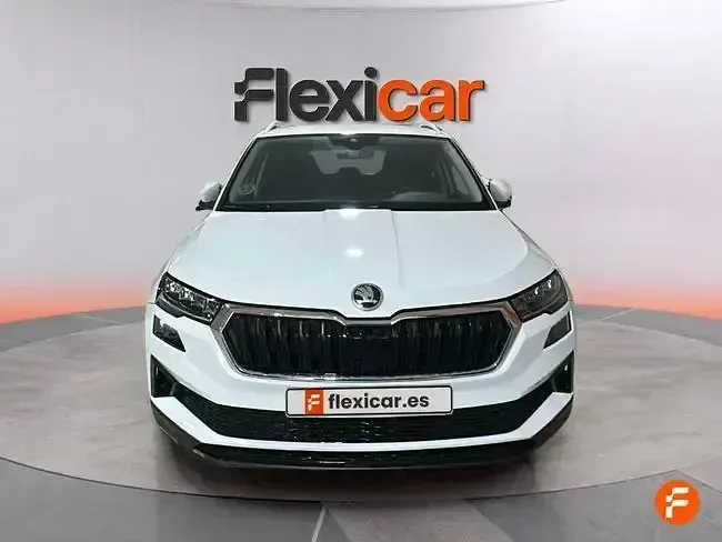 Usado Skoda Karoq Ambition 150 CV (110 kW) 2022 Blanco SUV
