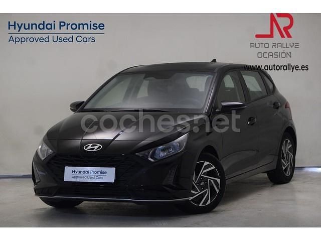 Usado Hyundai i20 100 CV (73 kW) 2024 Phantom black (perlado) Utilitario