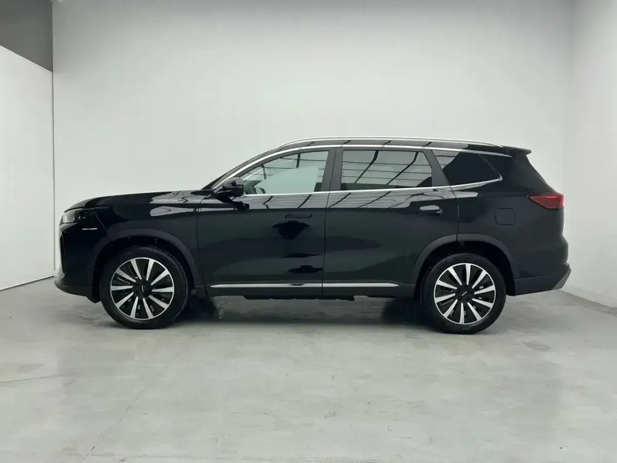 Usado Ebro s800 Luxury 279 CV (205 kW) 2025 Negro SUV
