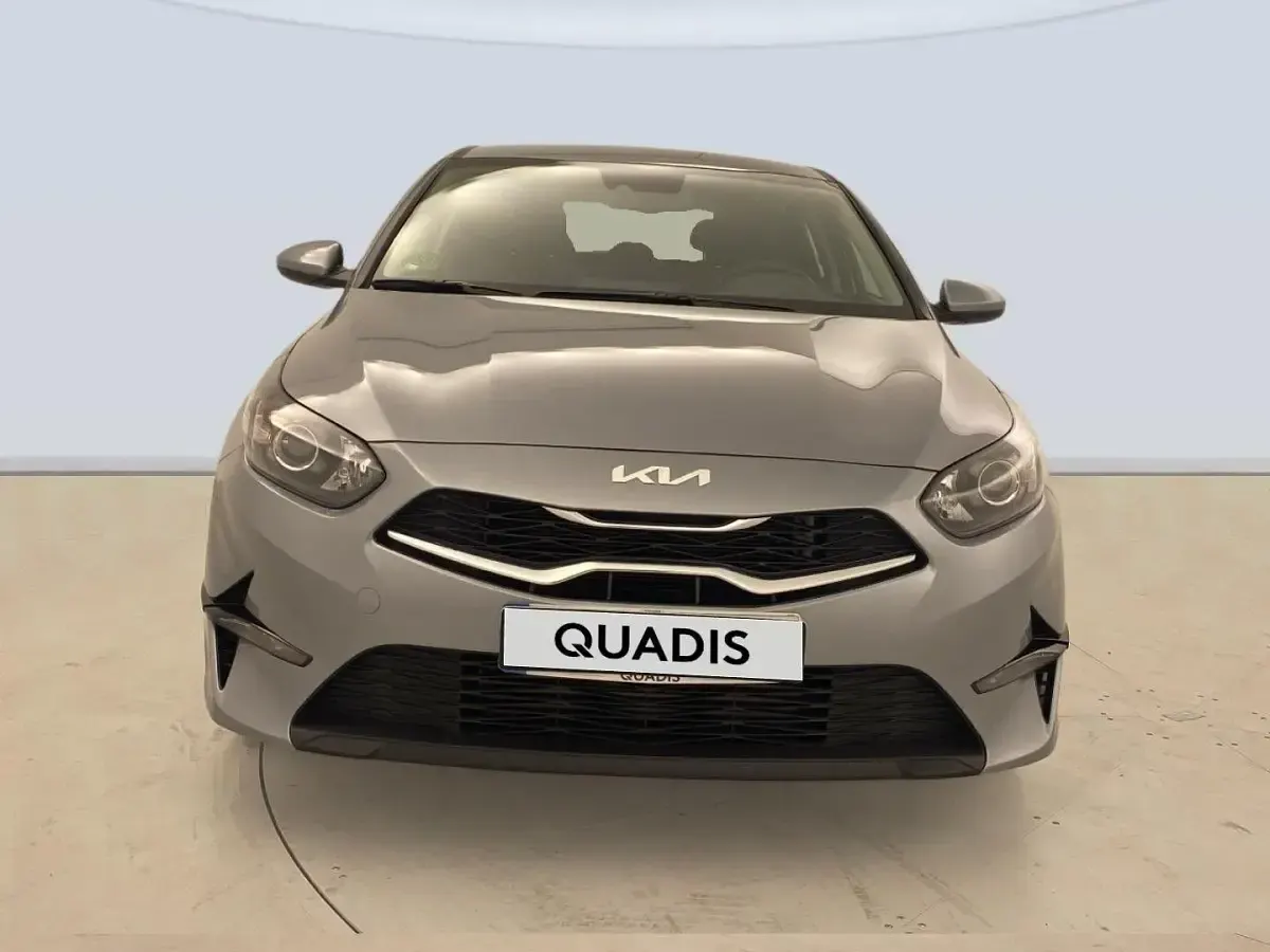 Usado Kia Ceed 120 CV (88 kW) 2022 Gris Utilitario