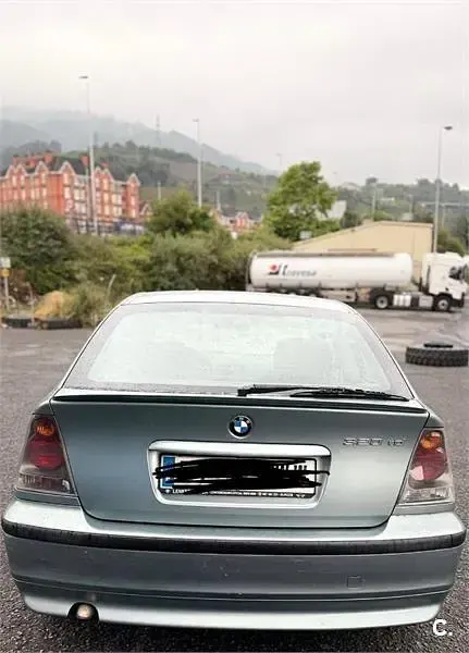 Usado BMW 320 136 CV (100 kW) 2001 Gris / plata Berlina