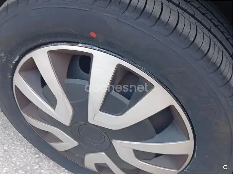 Usado Peugeot Partner Tepee Style 100 CV (73 kW) 2016 Marrón Monovolumen