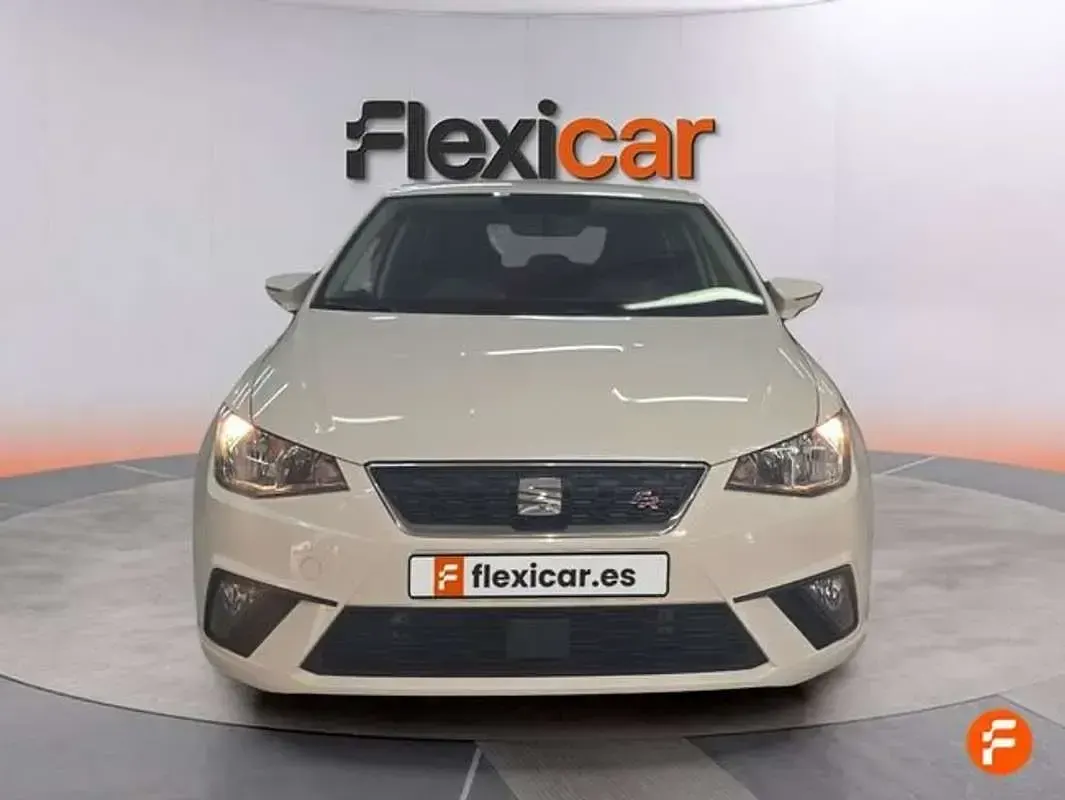 Usado Seat Ibiza Reference 75 CV (55 kW) 2018 Blanco Utilitario