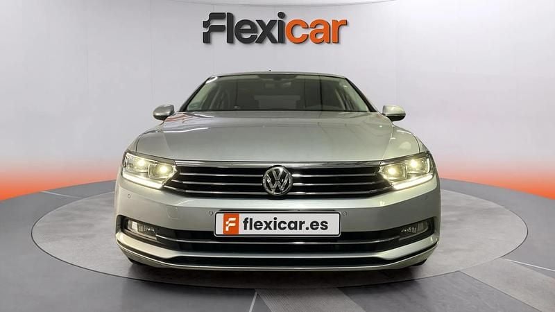 Usado VW Passat Advance 150 CV (110 kW) 2019 Gris Familiar