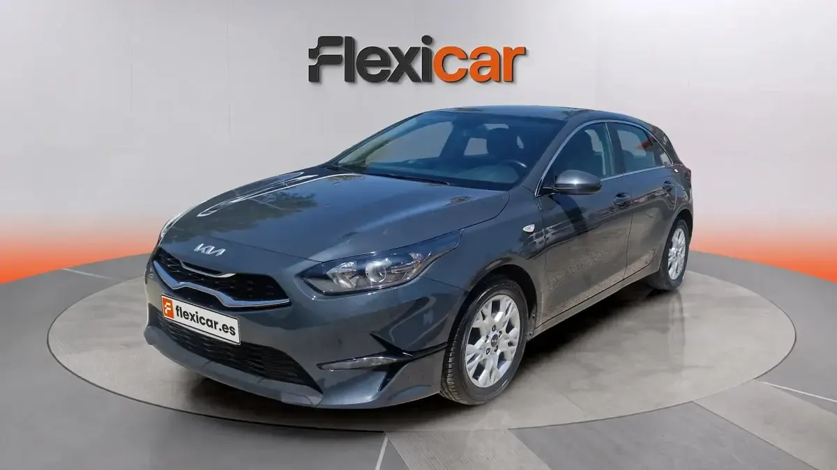 Usado Kia Ceed 136 CV (100 kW) 2023 Azul Utilitario