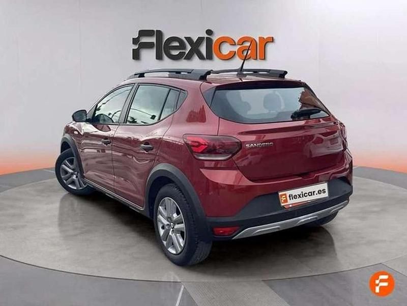 Usado Dacia Sandero Essentiel 91 CV (66 kW) 2022 Burdeos Utilitario