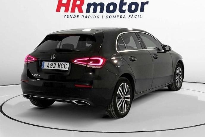 Usado Mercedes A250 218 CV (160 kW) 2022