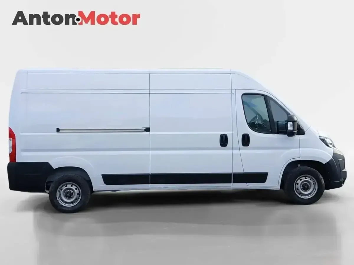 Begagnad Citroën Jumper 140 HK (102 kW) 2024 Vit Minibuss