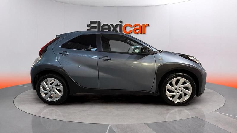 Usado Toyota Aygo X 72 CV (52 kW) 2024 Gris SUV