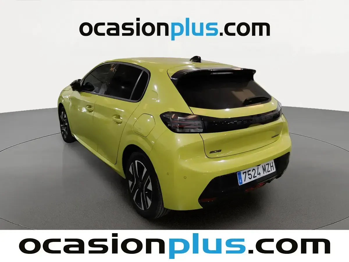 Usado Peugeot 208 Allure 100 CV (73 kW) 2025 Amarillo Utilitario