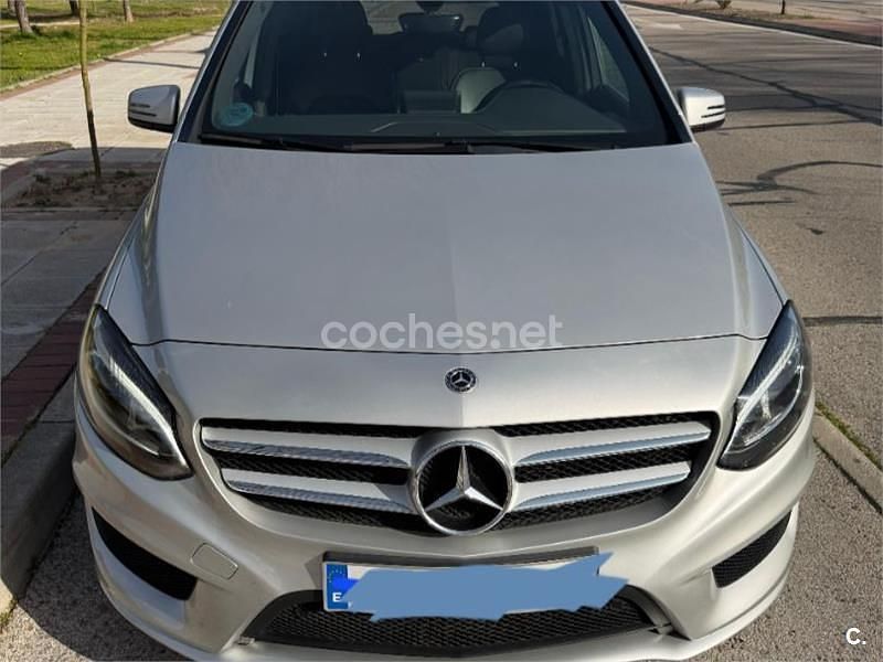 Usado Mercedes B200 136 CV (100 kW) 2019 Negro Monovolumen