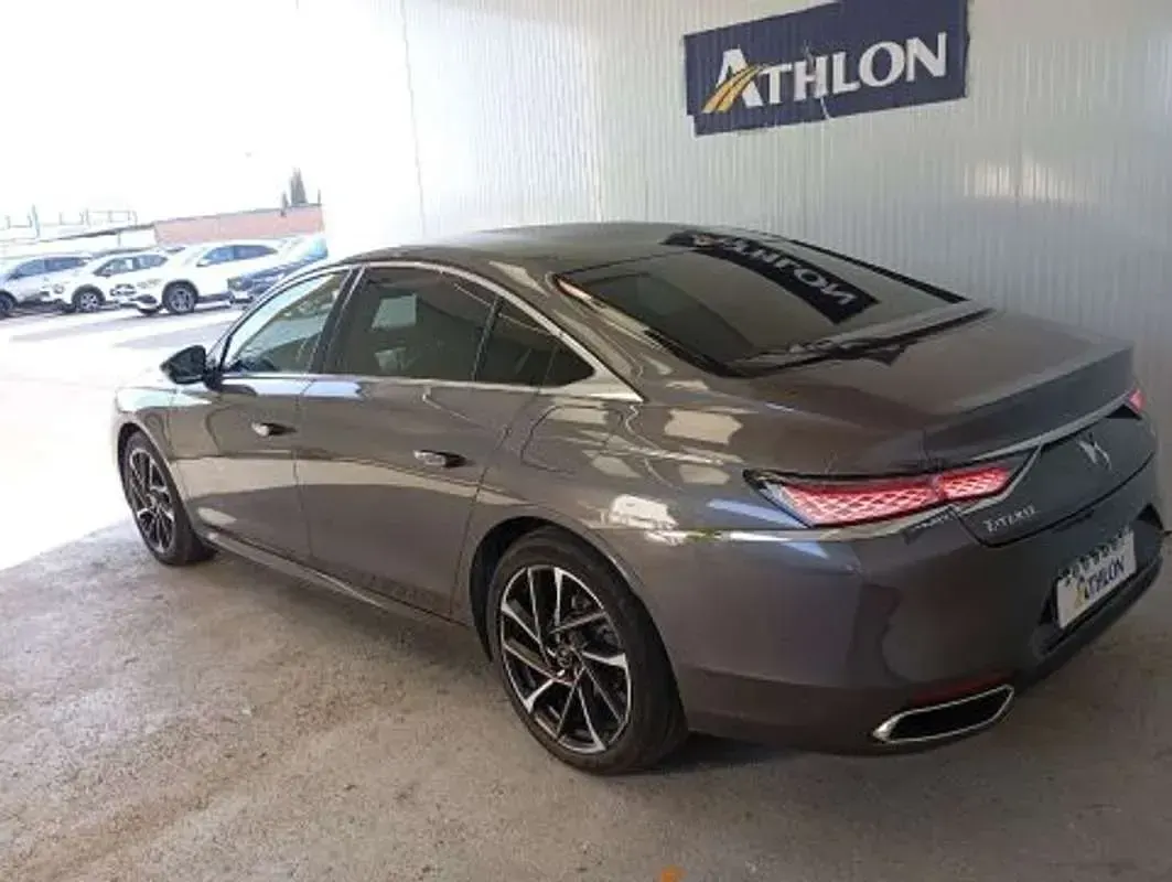 Usado DS Automobiles DS9 Rivoli Plus 250 CV (183 kW) 2023 Gris Berlina