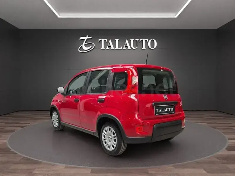 Nuevo Fiat Panda 70 CV (51 kW) 2025 Rojo Utilitario