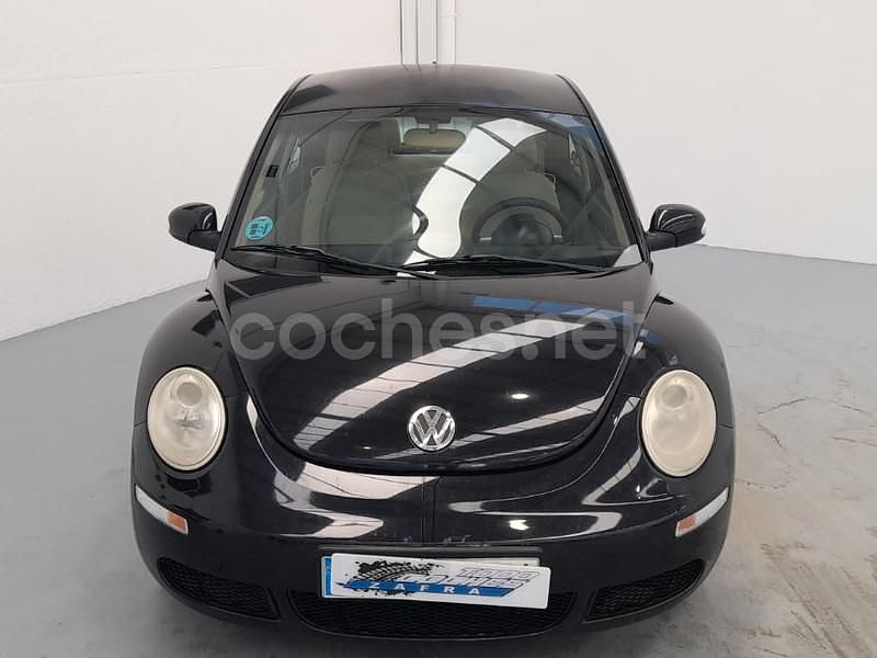 Usado VW New Beetle 102 CV (75 kW) 2007 Negro Utilitario