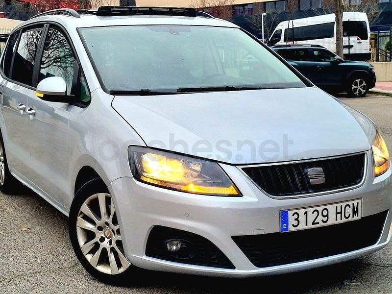 Usado Seat Alhambra Ecomotive 170 CV (125 kW) 2011 Gris / plata Monovolumen