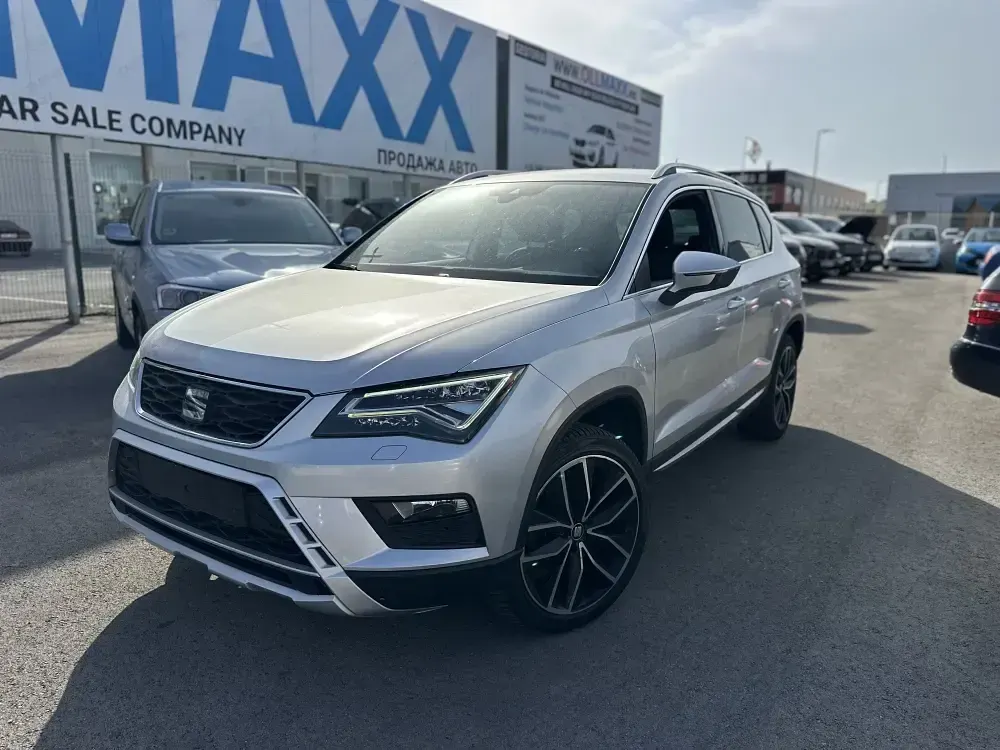 Usado Seat Ateca 4Drive 150 CV (110 kW) 2016 Plata metalico SUV