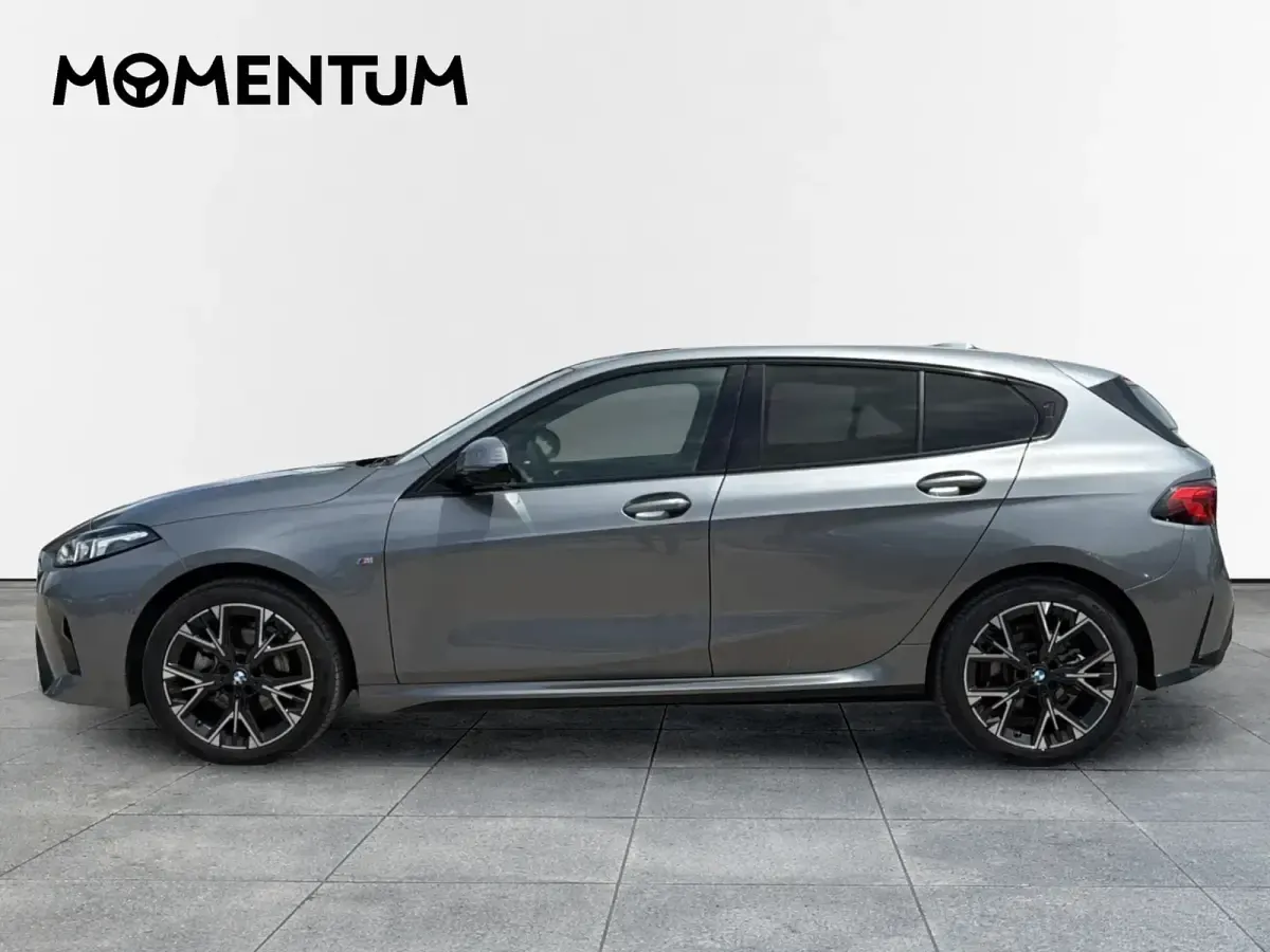 Usado BMW 116 Comfort Edition 122 CV (89 kW) 2025 Gris Utilitario