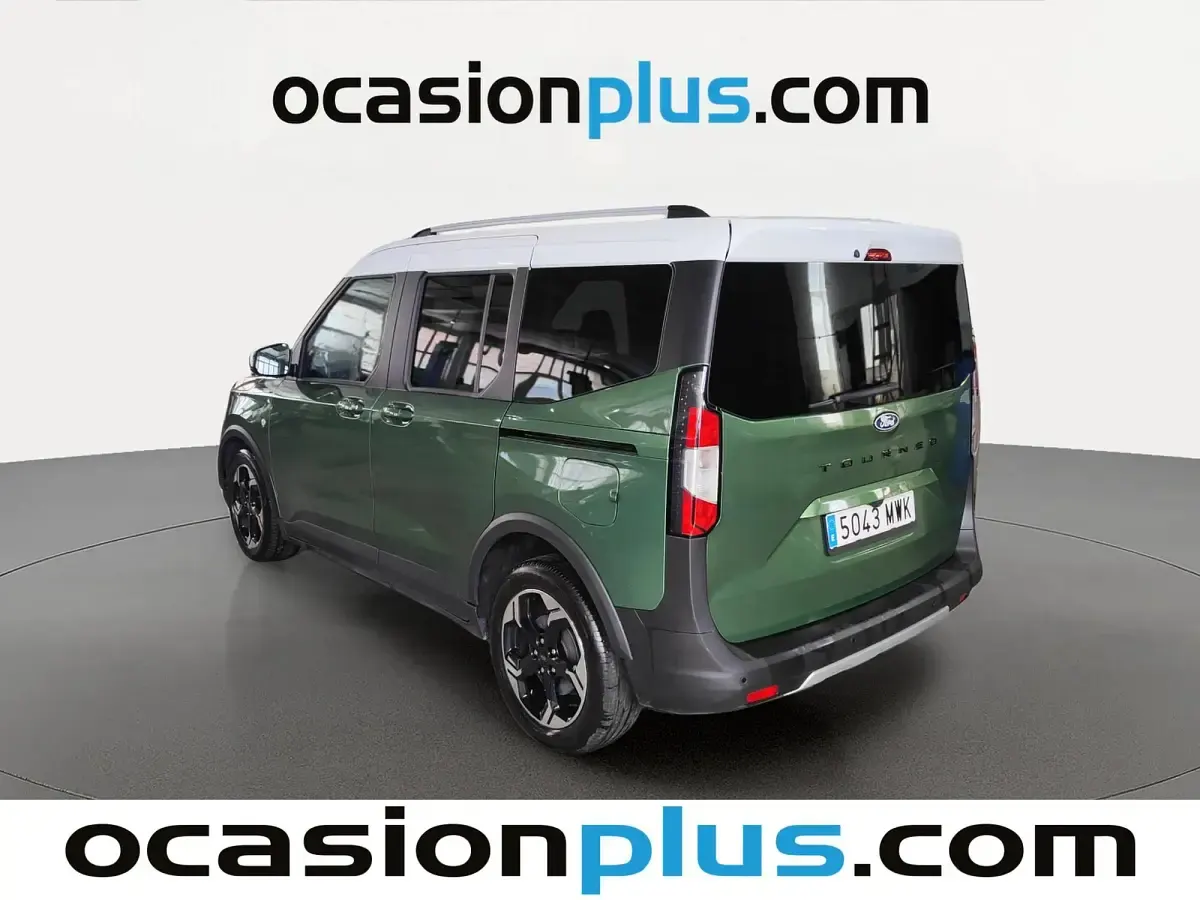 Usado Ford Tourneo Courier Active 125 CV (91 kW) 2024 Verde Monovolumen