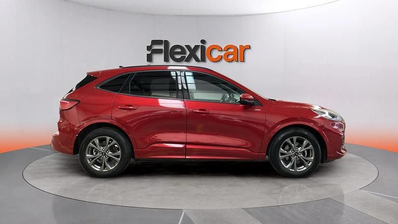 Usado Ford Kuga ST-Line 120 CV (88 kW) 2023 Rojo SUV