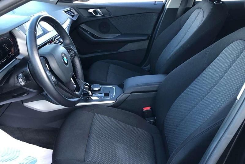 Usado BMW 118 Comfort Edition 150 CV (110 kW) 2024 Negro Utilitario