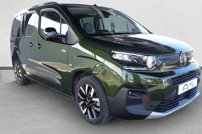 Usado Citroën Berlingo XTR 130 CV (95 kW) 2024 Monovolumen