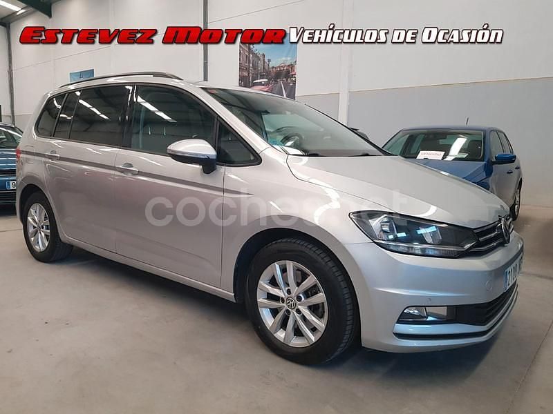 Usado VW Touran Advance 110 CV (80 kW) 2016 Gris / plata Monovolumen