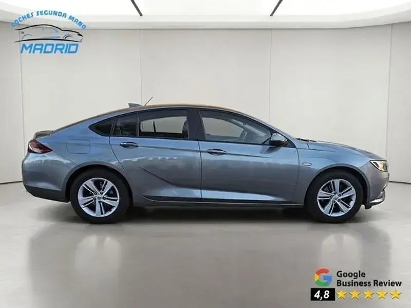 Usado Opel Insignia Selective 140 CV (102 kW) 2018 Gris / plata Berlina