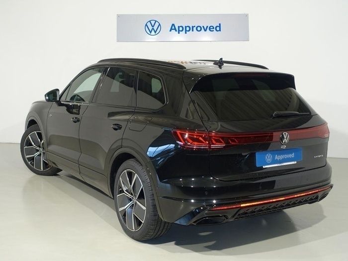 Negro Usado 2023 VW Touareg R SUV | 79.900 € (Un poco caro) - Imagen 1/4