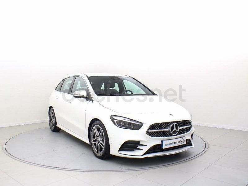 Usado Mercedes B200 AMG line 150 CV (110 kW) 2024 Blanco Monovolumen