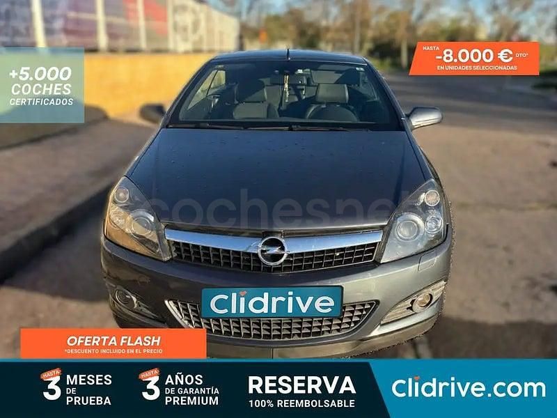 Usado Opel Astra Cabriolet Cosmo 150 CV (110 kW) 2007 Gris Descapotable