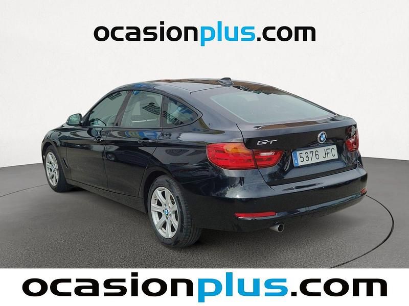 Usado BMW 318 Gran Turismo 143 HP (105 kW) 2015 Preto Sedan