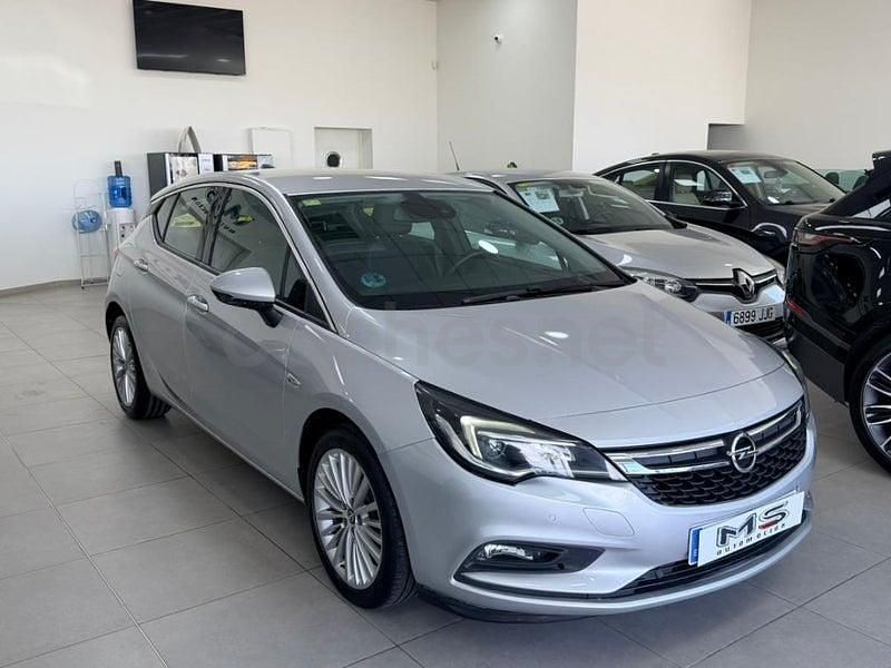 Usado Opel Astra Excellence 140 CV (102 kW) 2016 Gris / plata Berlina