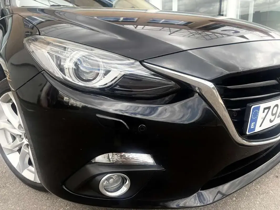 Usado Mazda 3 Luxury 150 CV (110 kW) 2016 Negro Utilitario