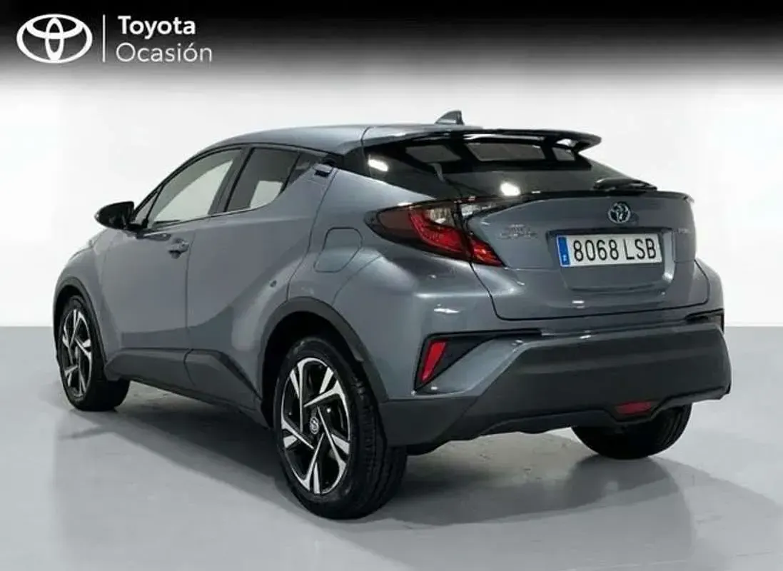 Usado Toyota C-HR Advance 122 CV (89 kW) 2021 Gris SUV