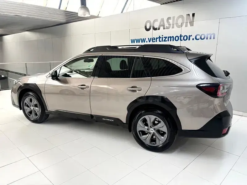 Usado Subaru Outback 169 CV (124 kW) 2022 Beige Familiar
