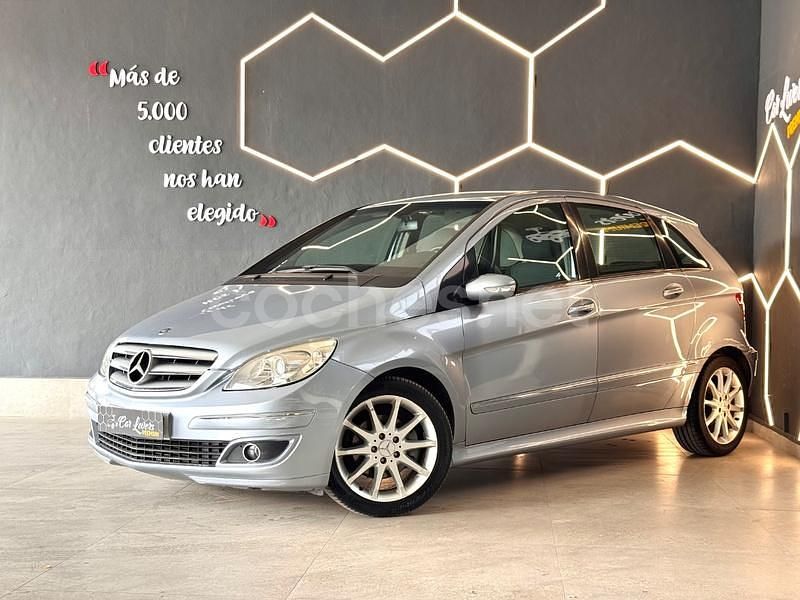 Usado Mercedes B180 109 CV (80 kW) 2006 Gris / plata Monovolumen
