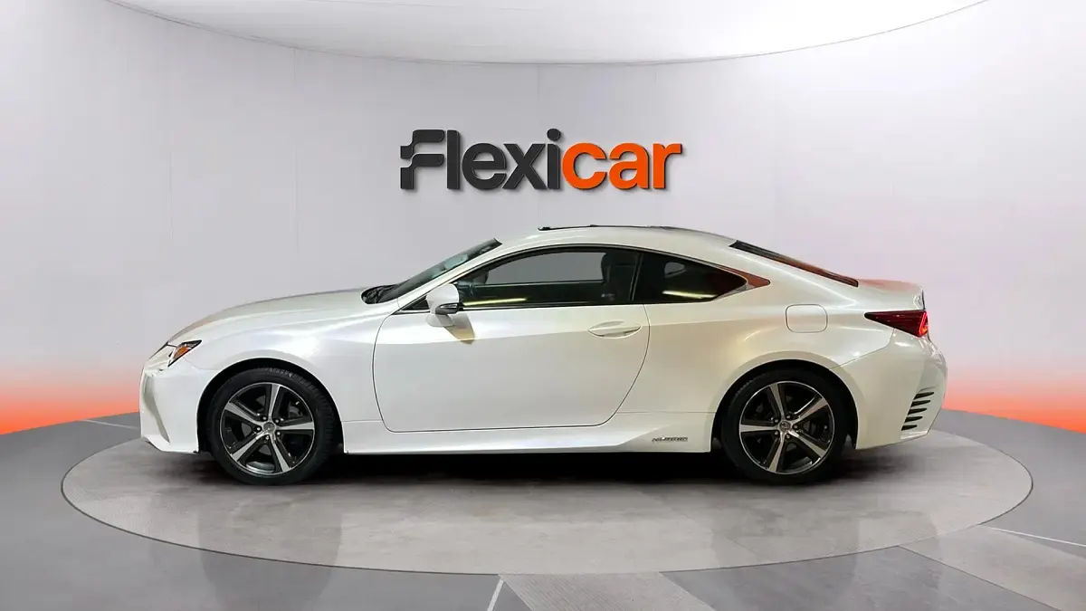 Usado Lexus RC300h Executive Line 223 CV (164 kW) 2017 Blanco Coupe