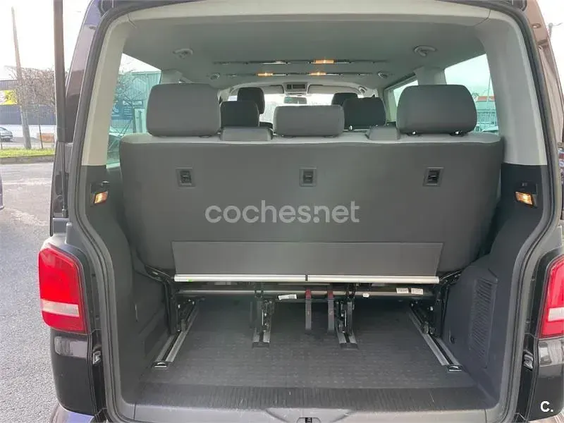 Usado VW Multivan Highline 140 CV (102 kW) 2014 Granate Monovolumen