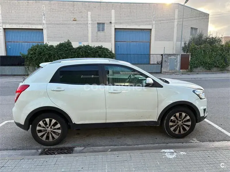 Usado SsangYong Korando Limited 178 CV (130 kW) 2015 Blanco SUV