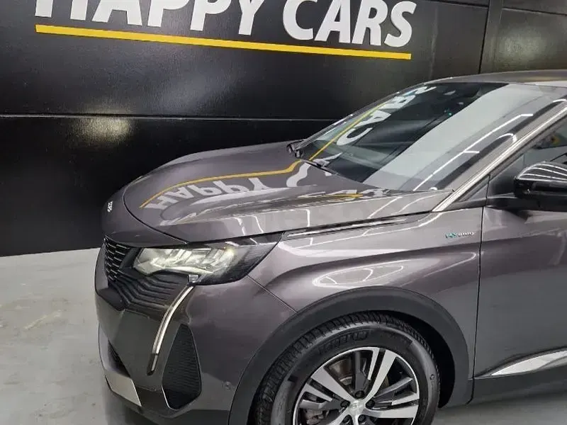 Usado Peugeot 3008 Allure 225 CV (165 kW) 2021 Gris / plata SUV