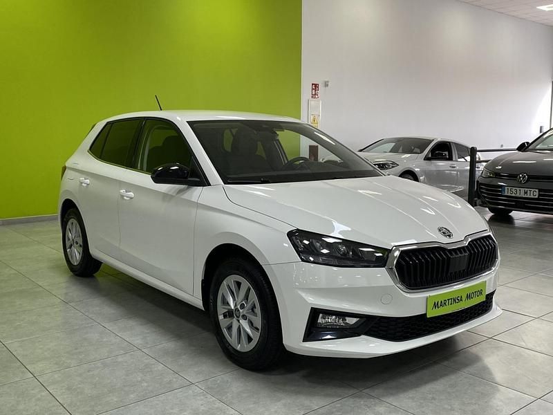 Nuevo Skoda Fabia Selection 95 CV (69 kW) 2025 Blanco Utilitario