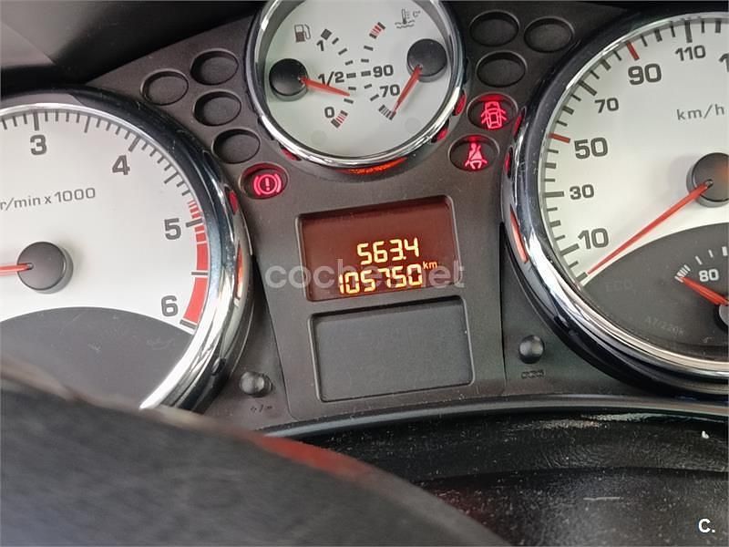 Usado Peugeot 207 70 CV (51 kW) 2008 Gris / plata Berlina