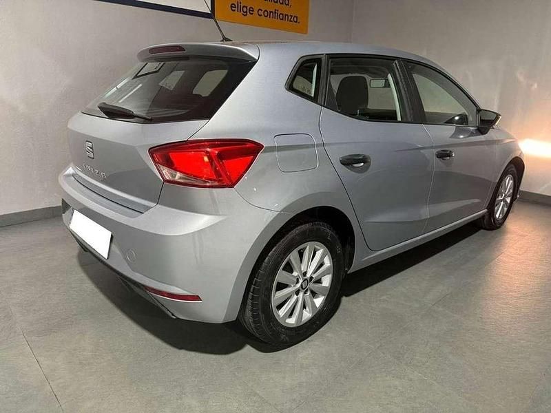 Usado Seat Ibiza Reference 95 CV (69 kW) 2018 Gris Utilitario