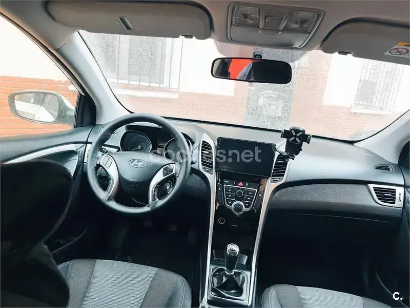 Usado Hyundai i30 90 HP (66 kW) 2014 Branco Sedan