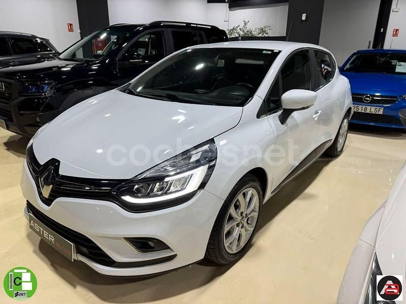 Begagnad Renault Clio IV Zen 90 HK (66 kW) 2019 Vit Sedan